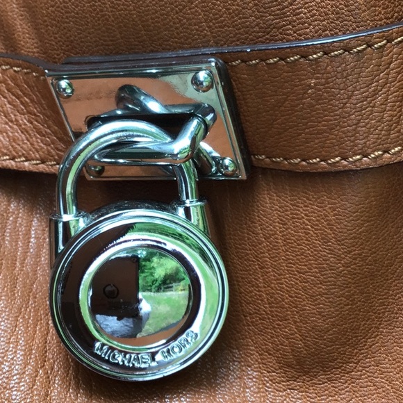 Michael Kors Tote Bag - Picture 3 of 13